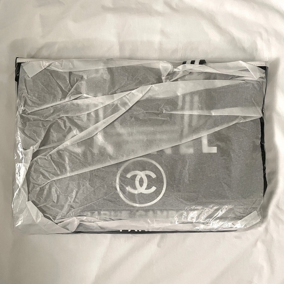 New ~Chanel~ Large Bag with Double Handles - Picture 8 of 8